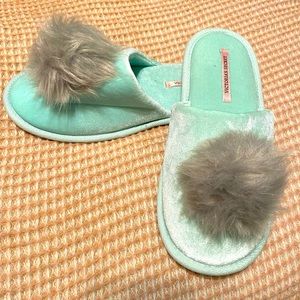 NWOT Victoria Secret bedroom shoes